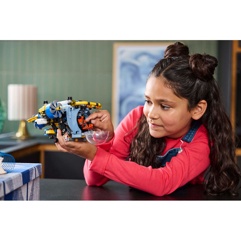 SOUS MARIN DE RECHERCHE EN HAUTE MER TECHNIC