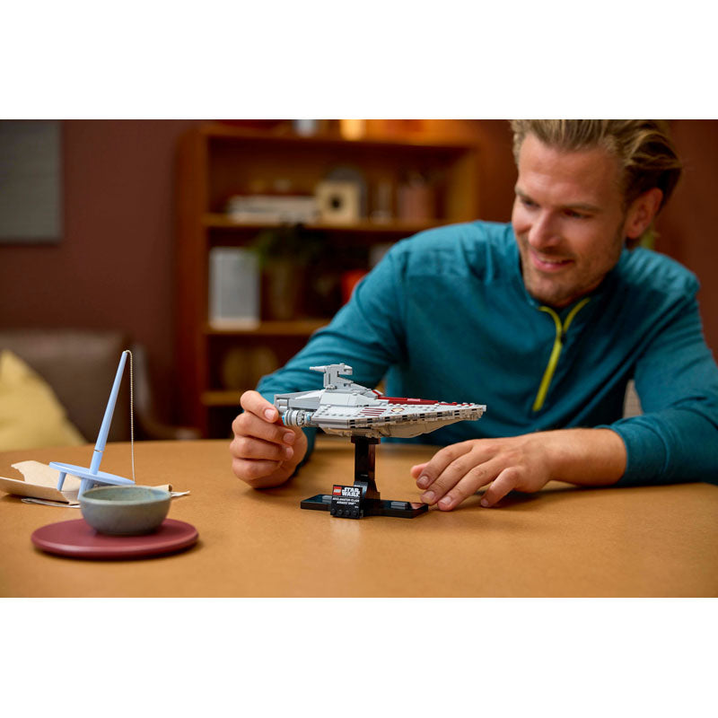 LE TRANSPORT D'ASSAUT DE CLASSE ACCLAMATOR - STAR WARS